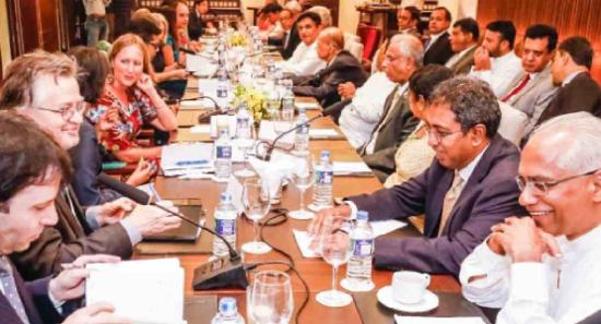 තානාපතිවරුන් හා විපක්ෂයේ පක්ෂ නායකයින් අතර හමුවක්